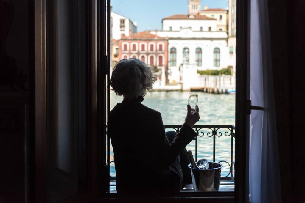 Grand Canal Next To Guggenheim Venice Luaran gambar