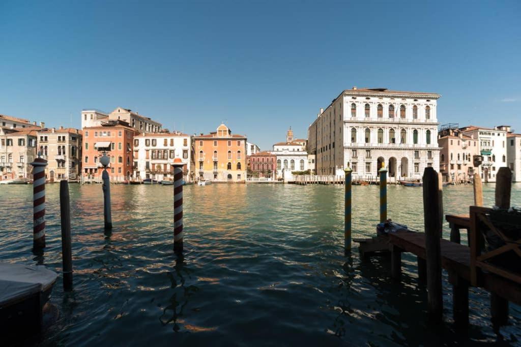 Grand Canal Next To Guggenheim Venice Luaran gambar